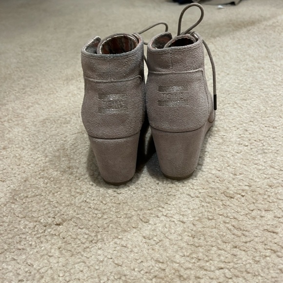 Tom’s Wedge Lace Up Bootie - Picture 2 of 5